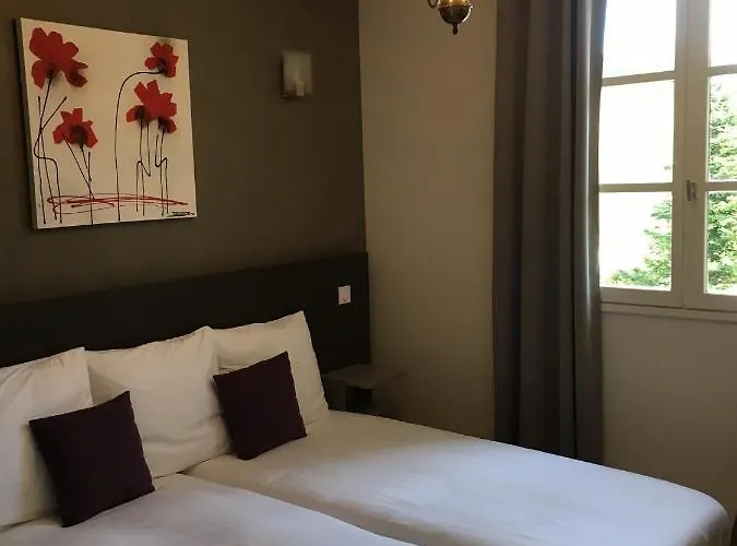 Hotel Logis Restaurant La Bastide 3*