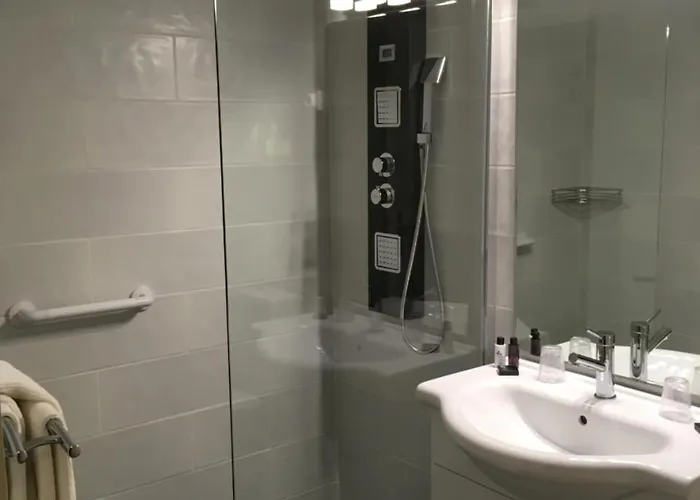 Hotel Logis Restaurant La Bastide